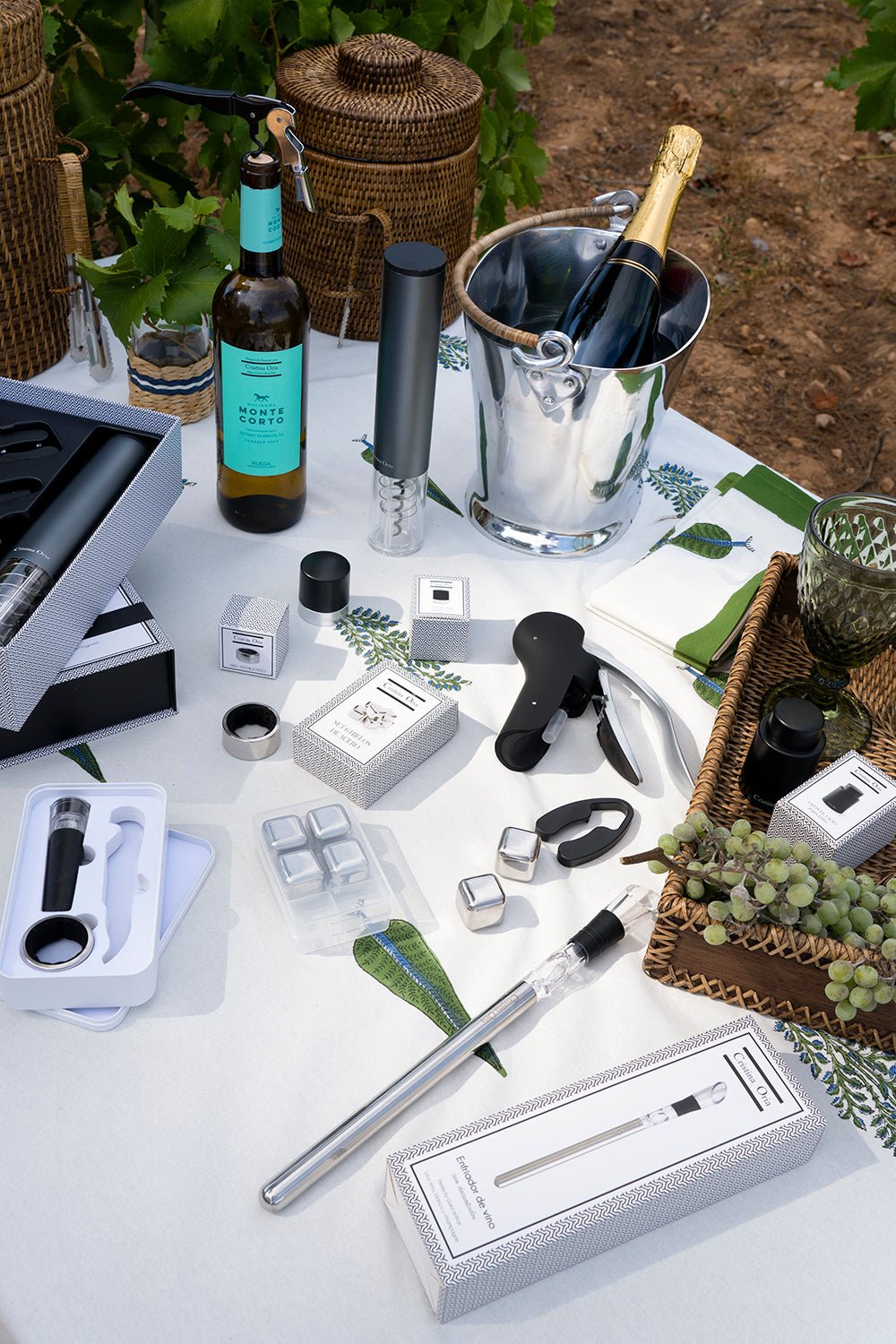 ACCESORIOS DE VINO Y BEBIDAS - Cristina Oria