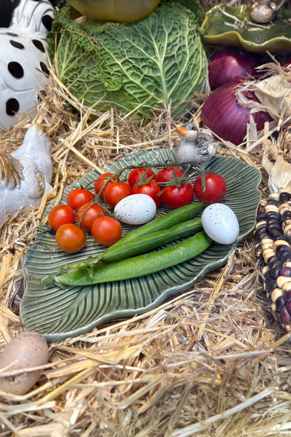 Detalle Figurita Bandeja Con Diseño De Hoja Y Figura De Pato Cristina Oria