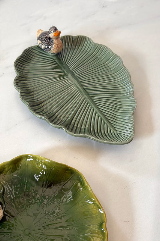 Plateau Avec Design De Feuille Et Figure De Canard