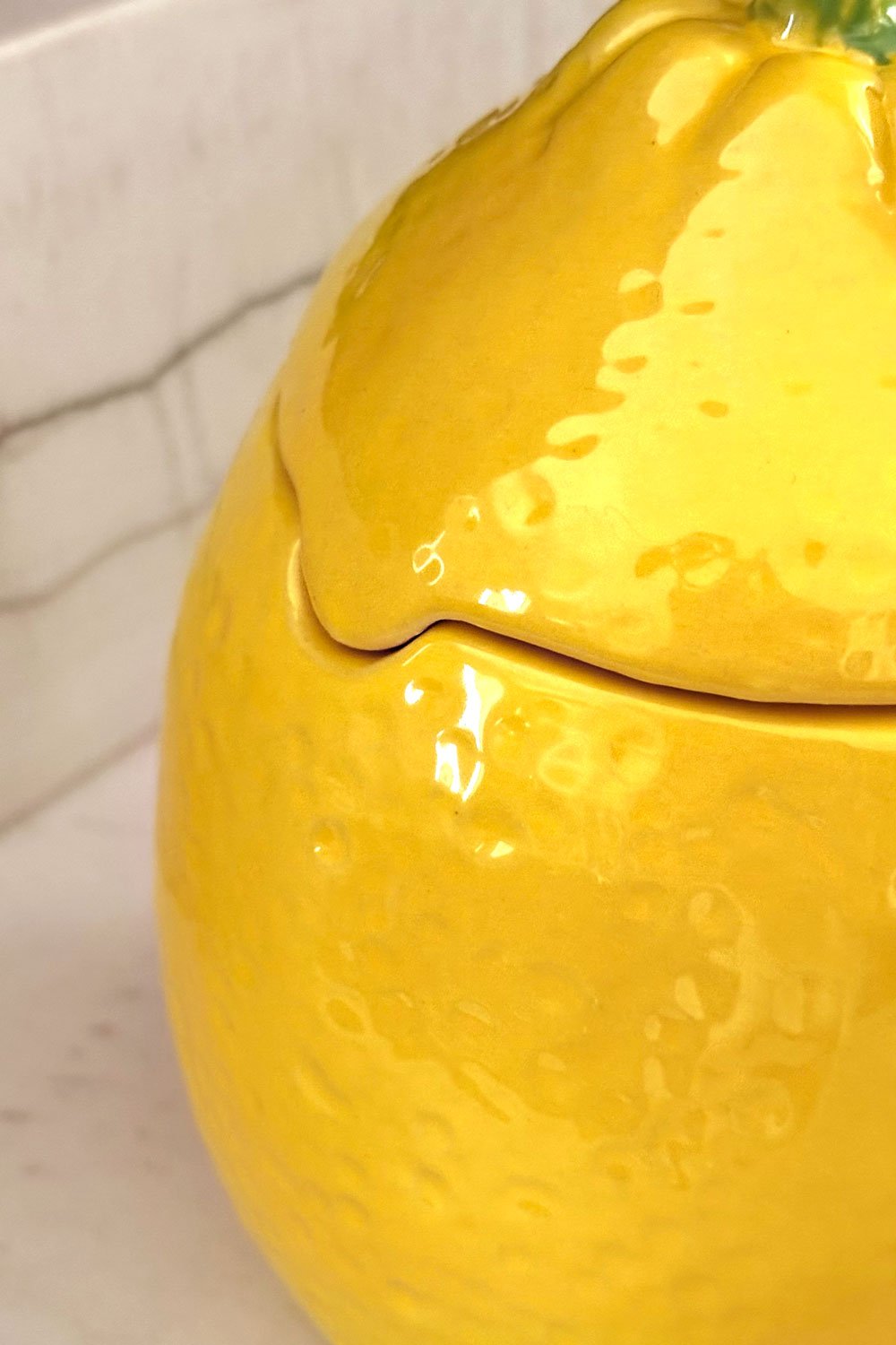 Detalle Recipiente Con Tapa Diseño Limón Cristina Oria