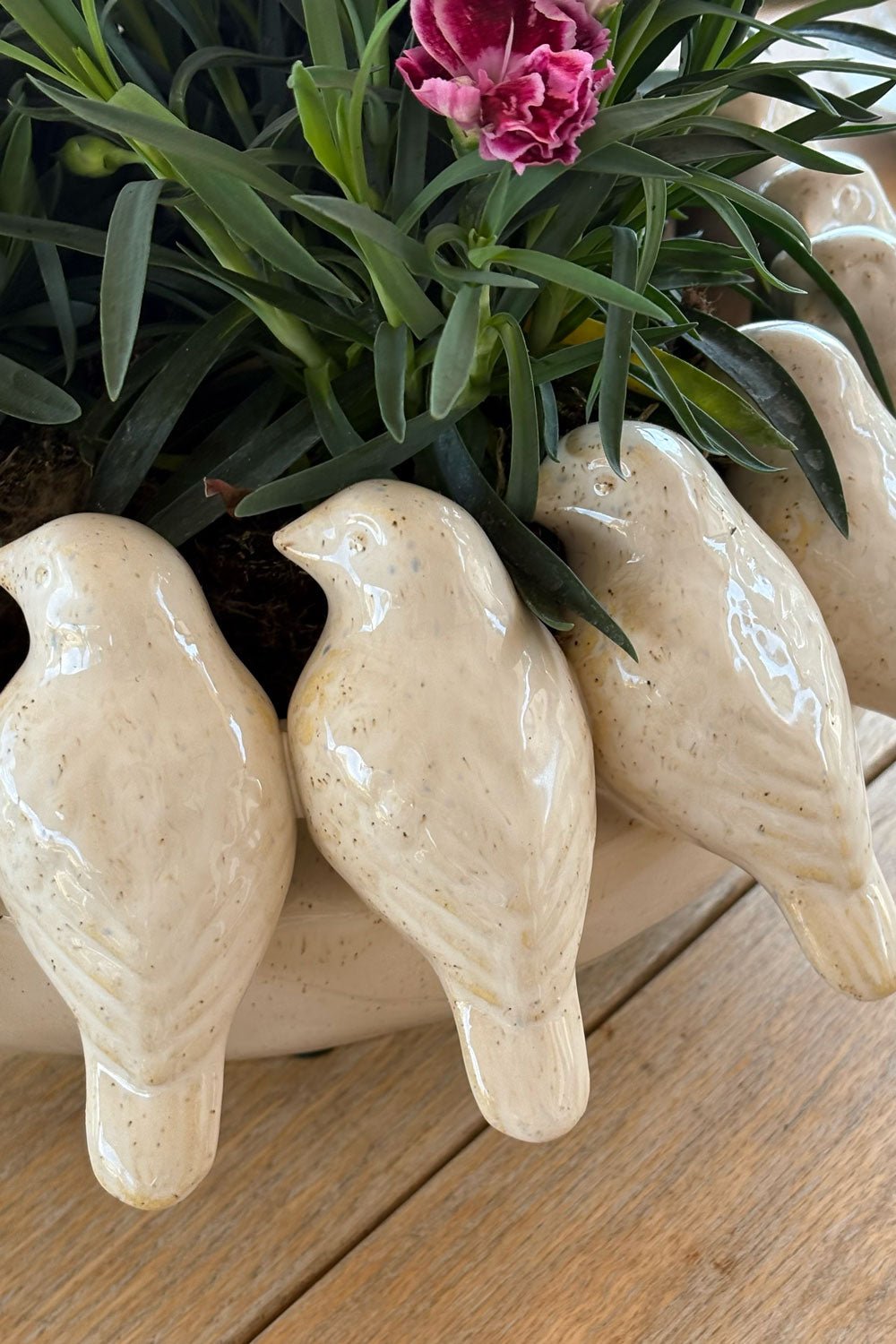 Detalle Figuras Jarrón Redondo Con Diseño De Pájaros Blanco Cristina Oria