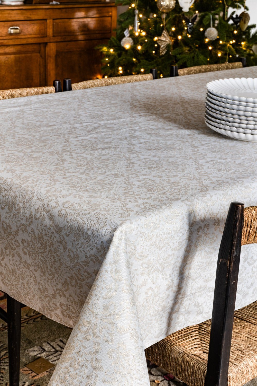 Manteles Antimanchas Con Diseño Jacquard Dorado Cristina Oria