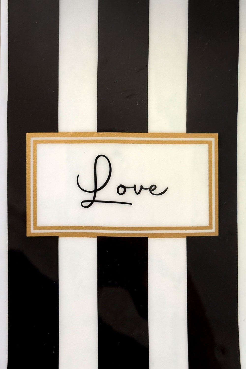 Bandeja Oval Rayas Blancas Y Negras Con Mensaje "Love"