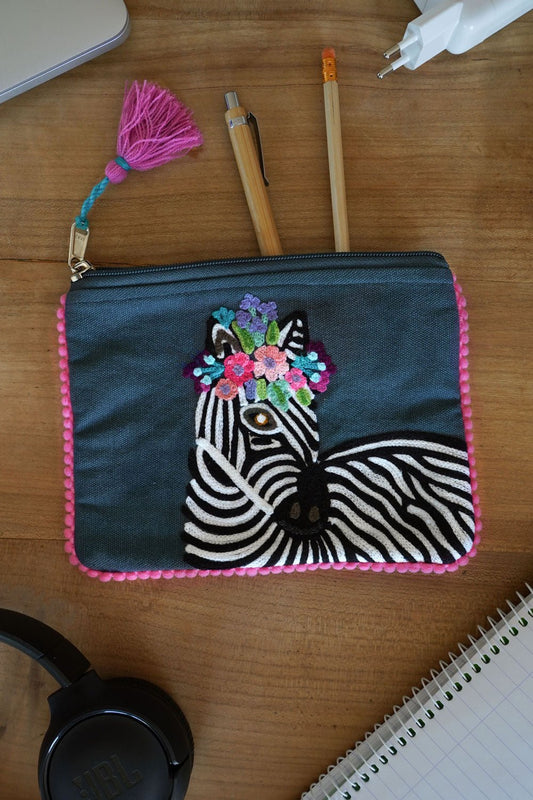 Neceser Bordado A Mano Con Diseño De Cebra Cristina Oria