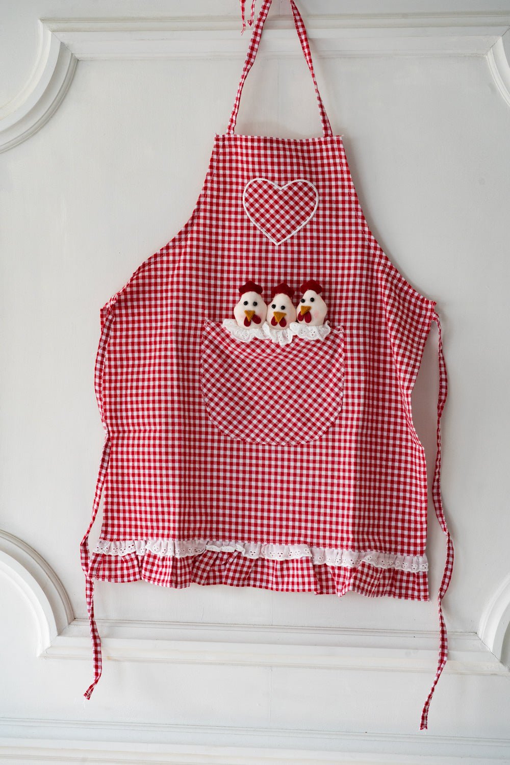Delantal De Niños Mini Con Diseño De Gallinas & Cuadros Rojos Cristina Oria