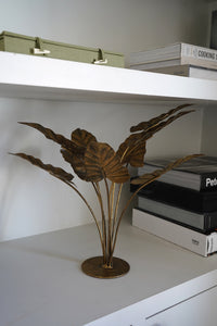 Detalle Planta Decorativa De Metal Dorada Cristina Oria