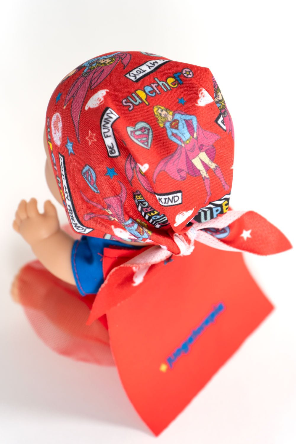 Detalle Pañuelo Baby Pelón SuperGirl Cristina Oria
