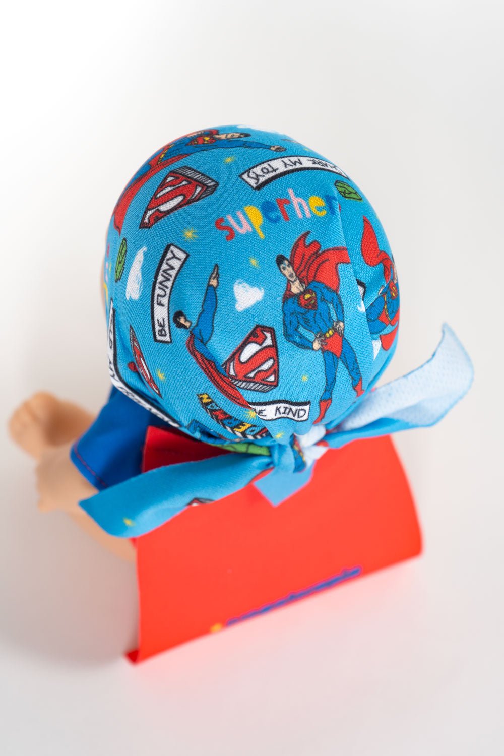 Detalle Pañuelo Baby Pelón SuperMan Cristina Oria