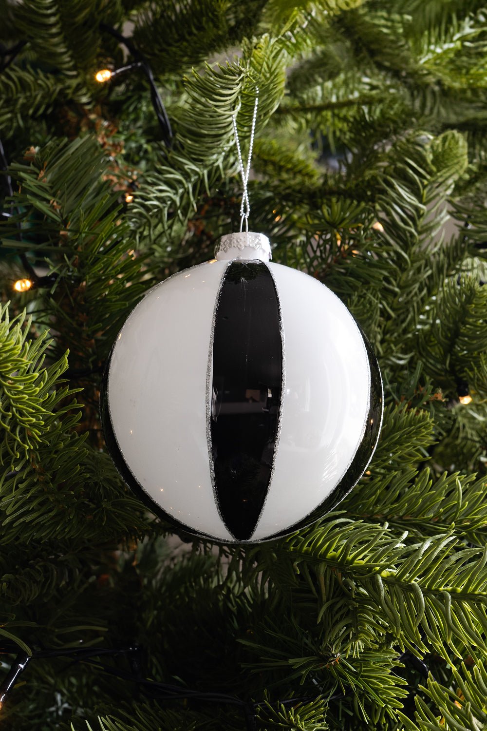 Adorno Bola De Navidad Blanca Y Negra De Cristal Cristina Oria