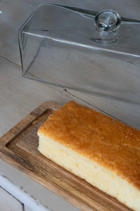 Detalle quesera rectangular con tapa de cristal  abierta cristina oria