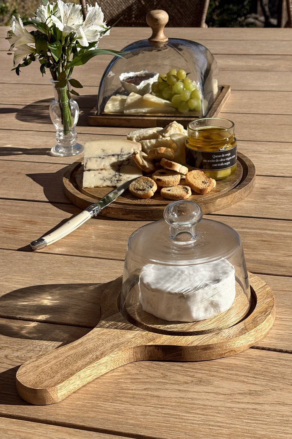 Detalle Quesera Redonda Con Mango Y Tapa De Cristal Cristina Oria