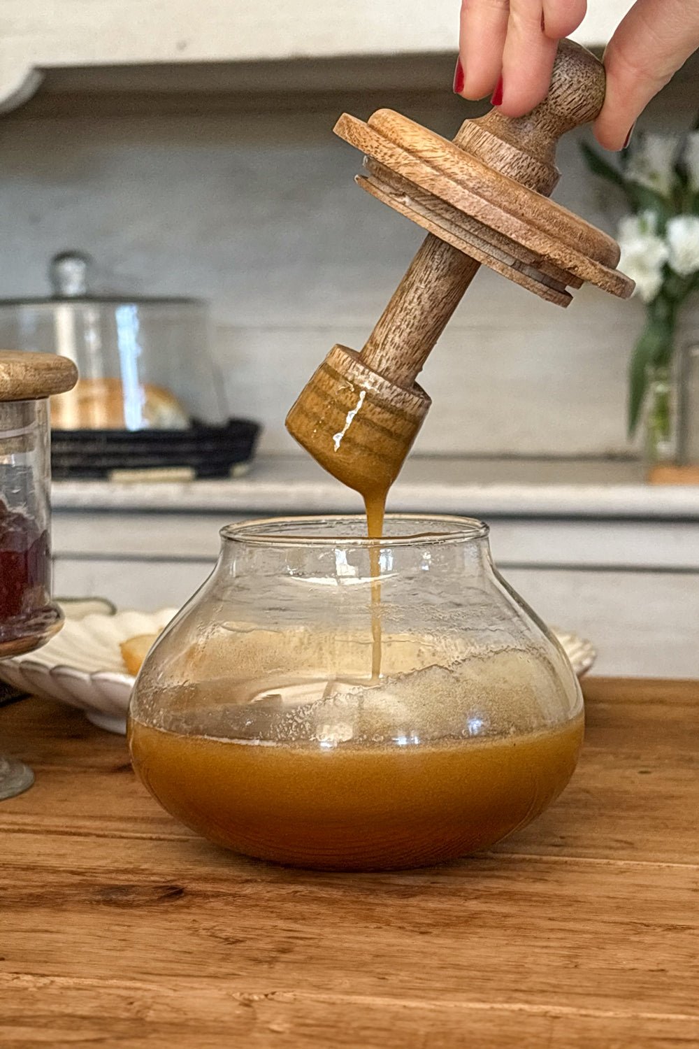 Detalle Tarro De Cristal Para Miel Con Tapa Y Cuchara De Madera Cristina Oria