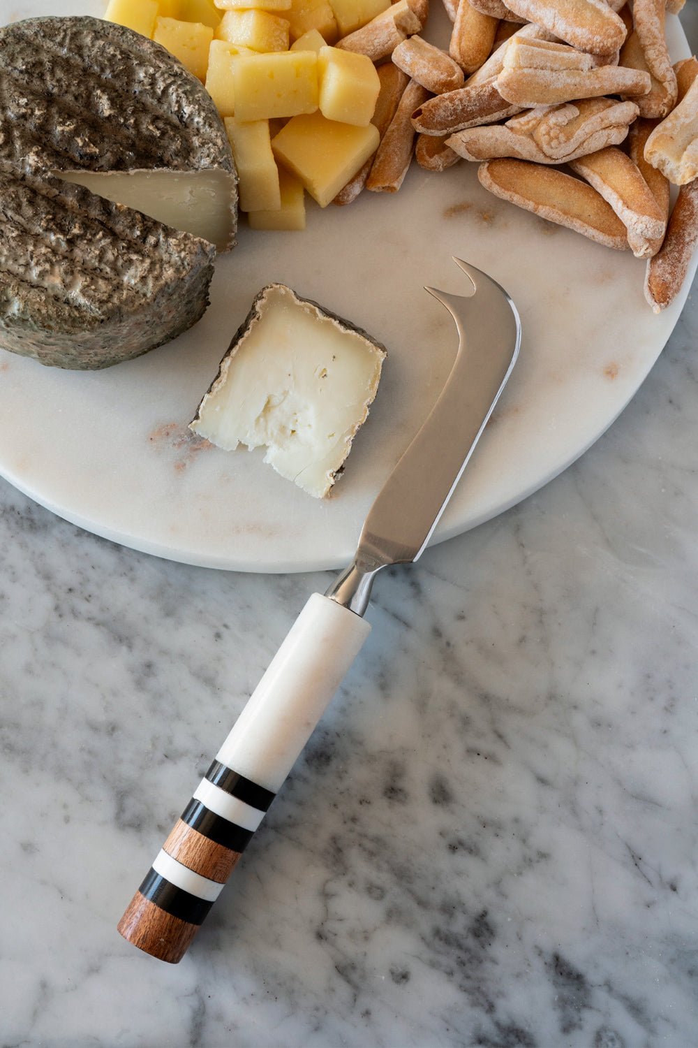 Cuchillo De Queso De Mármol Y Detalle De Madera Cristina Oria