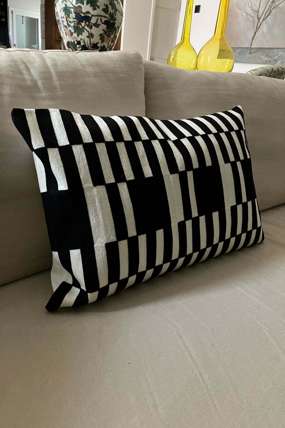 Funda Cojín Geométrico Blanco Y Negro De Algodón Rectangular Cristina Oria
