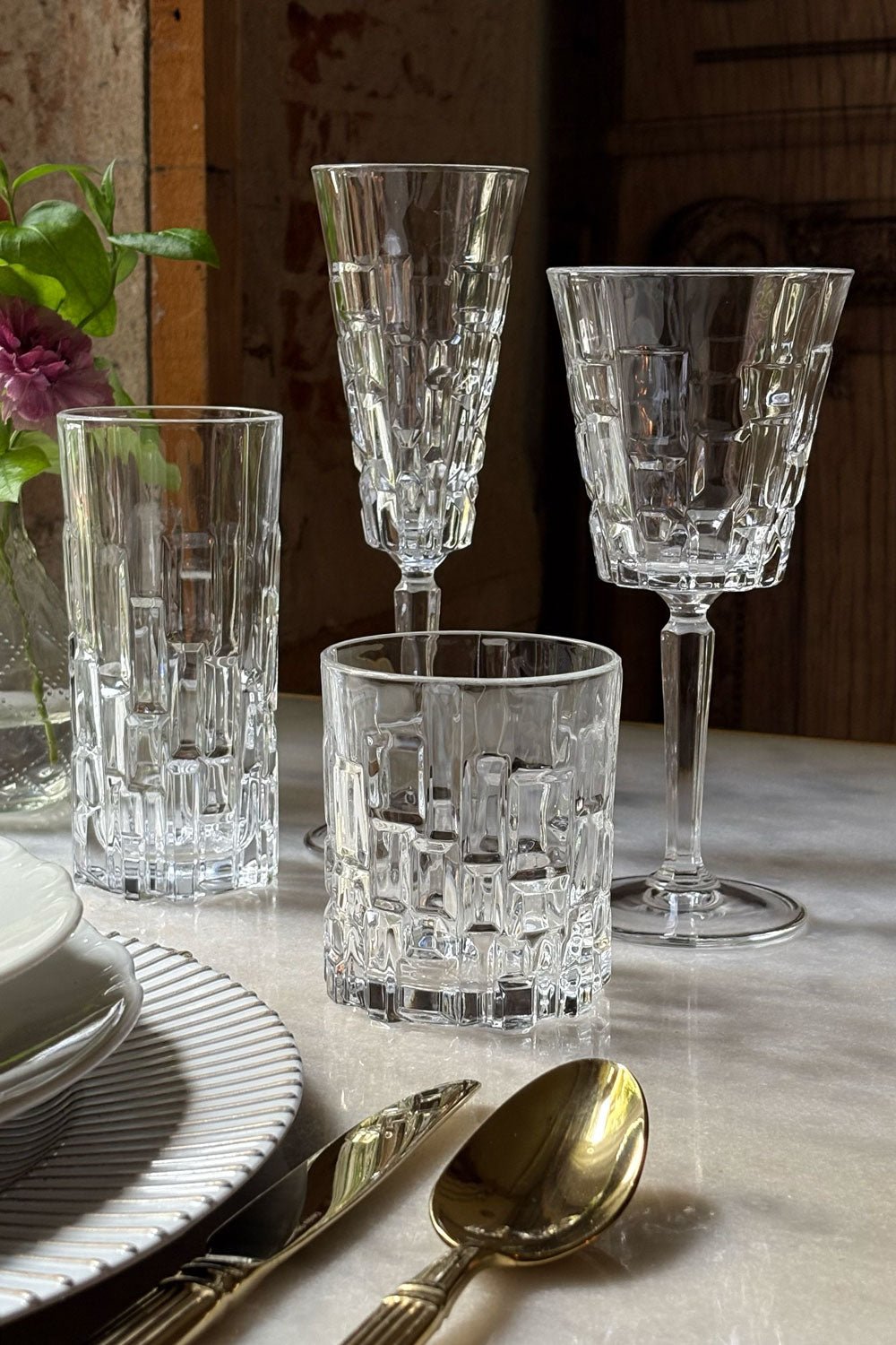 Detalle Composición Set 6 Copas De Champagne Diseño Glacial Cristina Oria