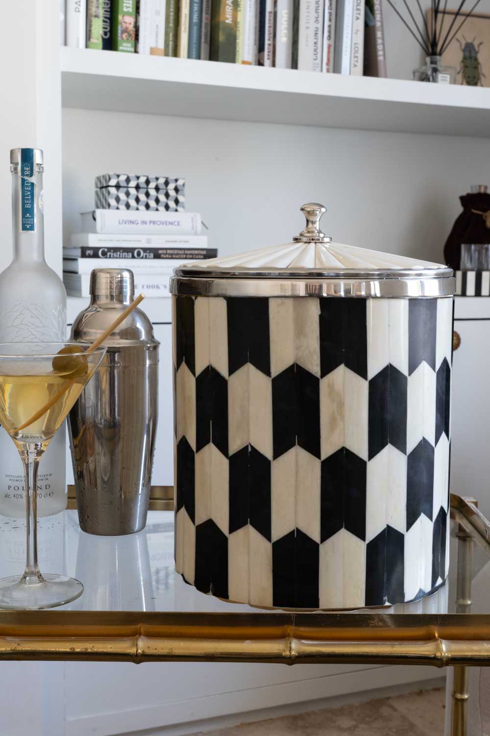 Cubitera de hueso con diseño de flechas blancas y negras grande cristina oria