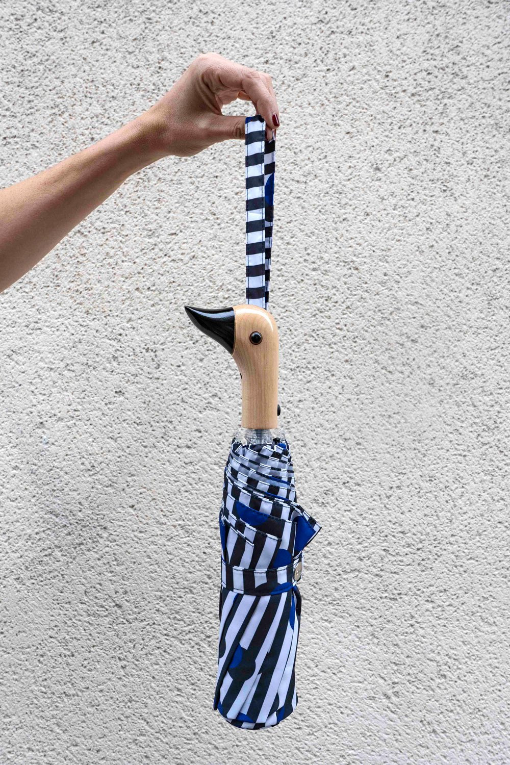 Paraguas Con Diseño De Rayas Negras & Puntos Azules Y Mango Con Cabeza De Pato Cristina Oria