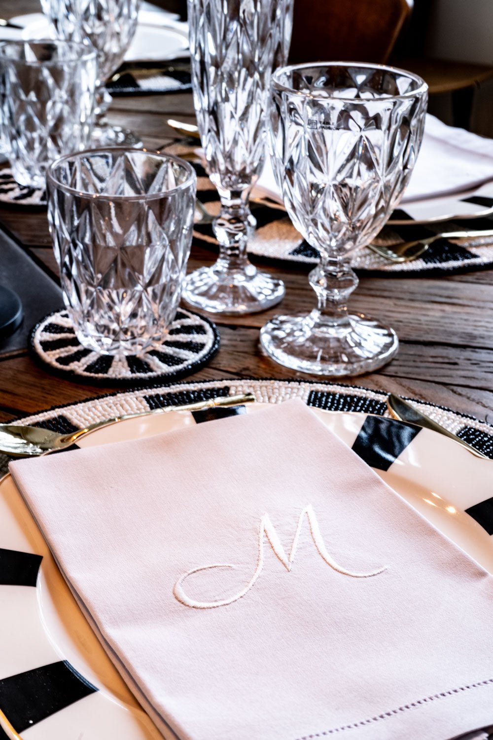 Serviette en coton avec détail ourlet initiale M