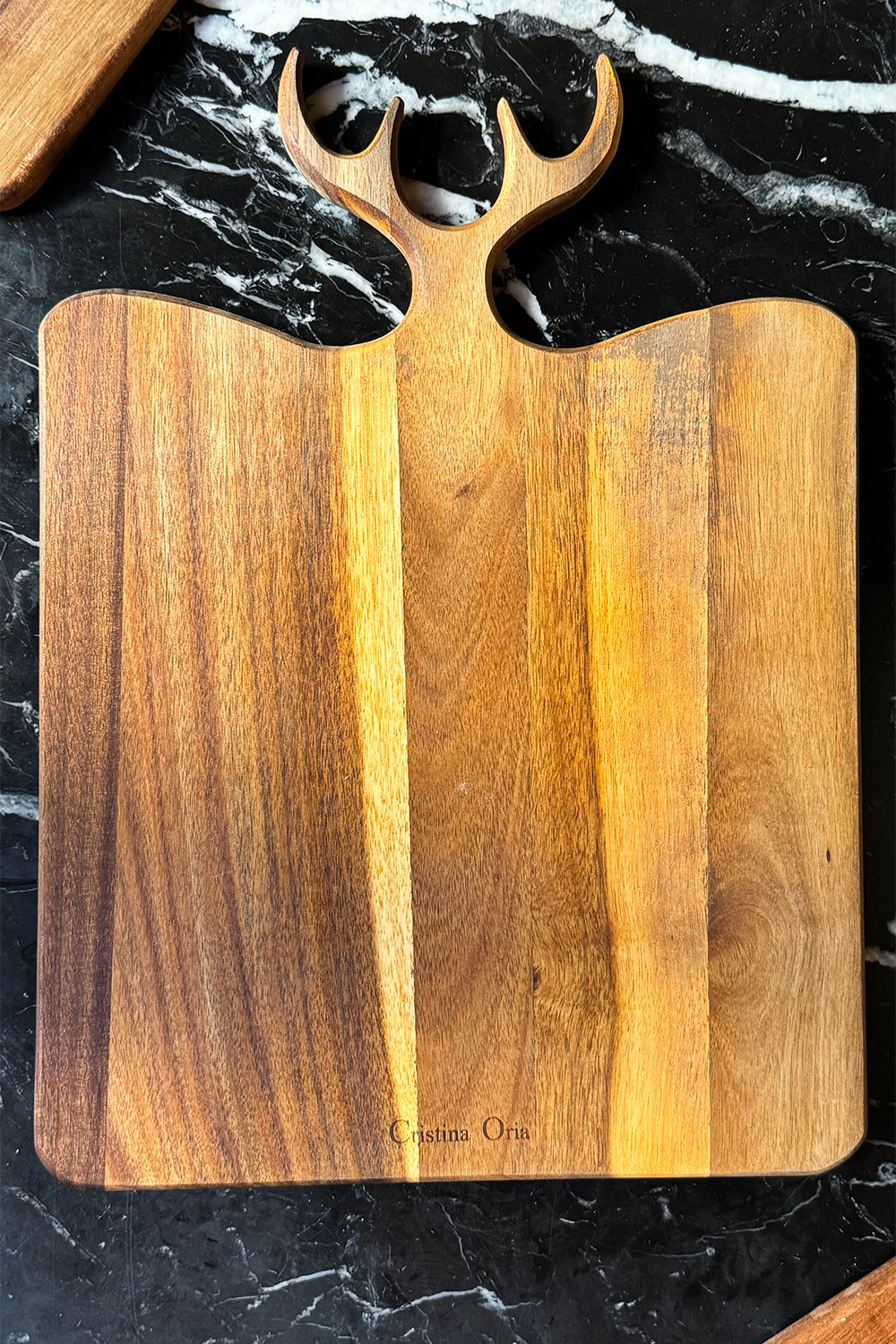 Detalle Tabla De Madera Con Diseño De Cuernos De Ciervo Grande Cristina Oria