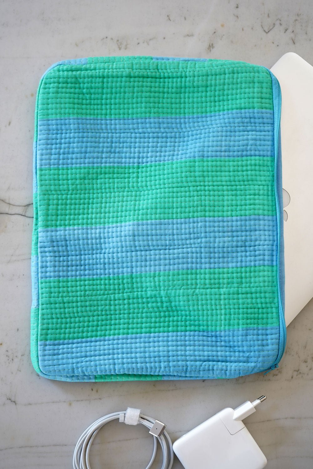 Funda Para Portátil Rayas Azules Y Verdes Cristina Oria