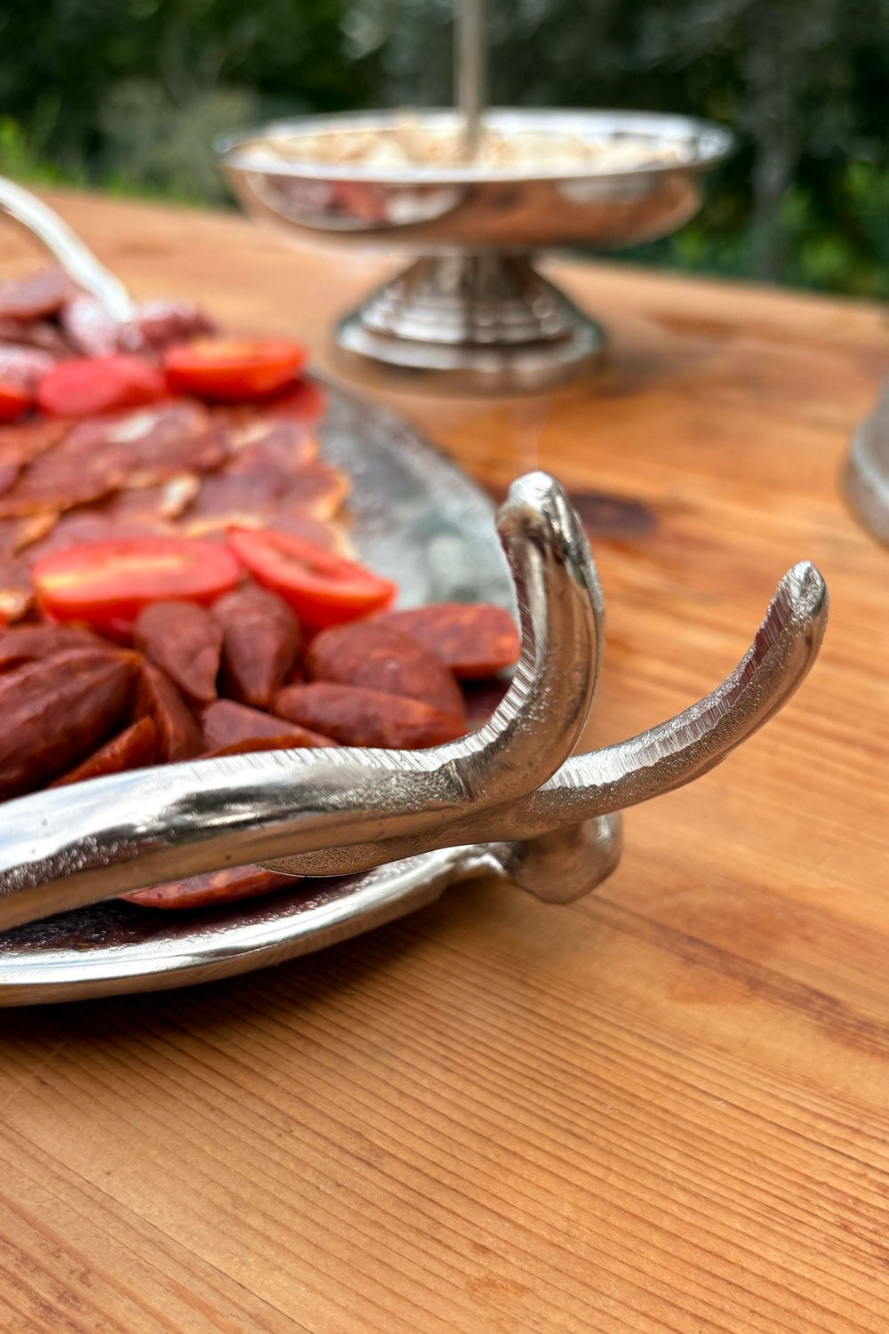 Detalle Bandeja Oval Plateada Con Asas Cuernos Ciervo Cristina Oria