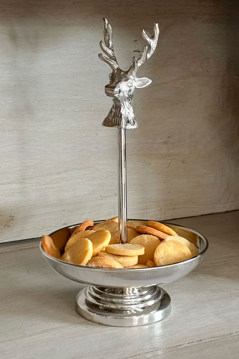 Frutero Plateado Con Diseño De Ciervo Cristina Oria