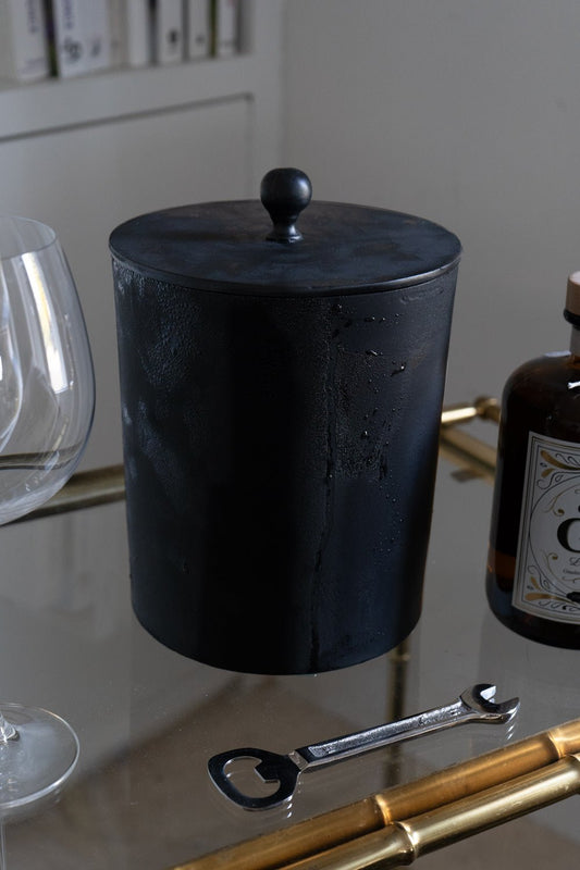 Cubitera Negra Con Tapa Mediana Cristina Oria