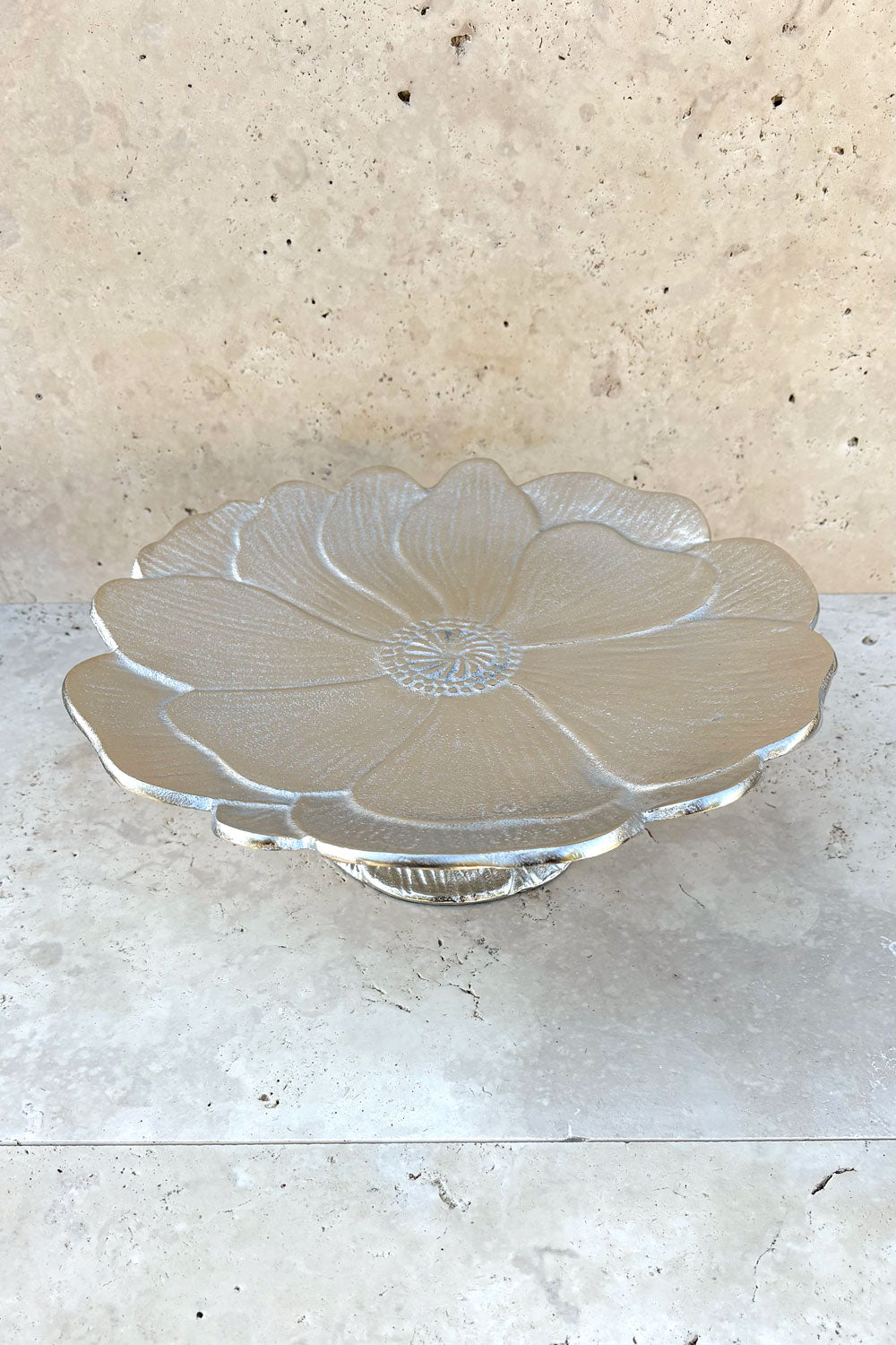 Base Con Diseño De Flor Plateada Grande Cristina Oria