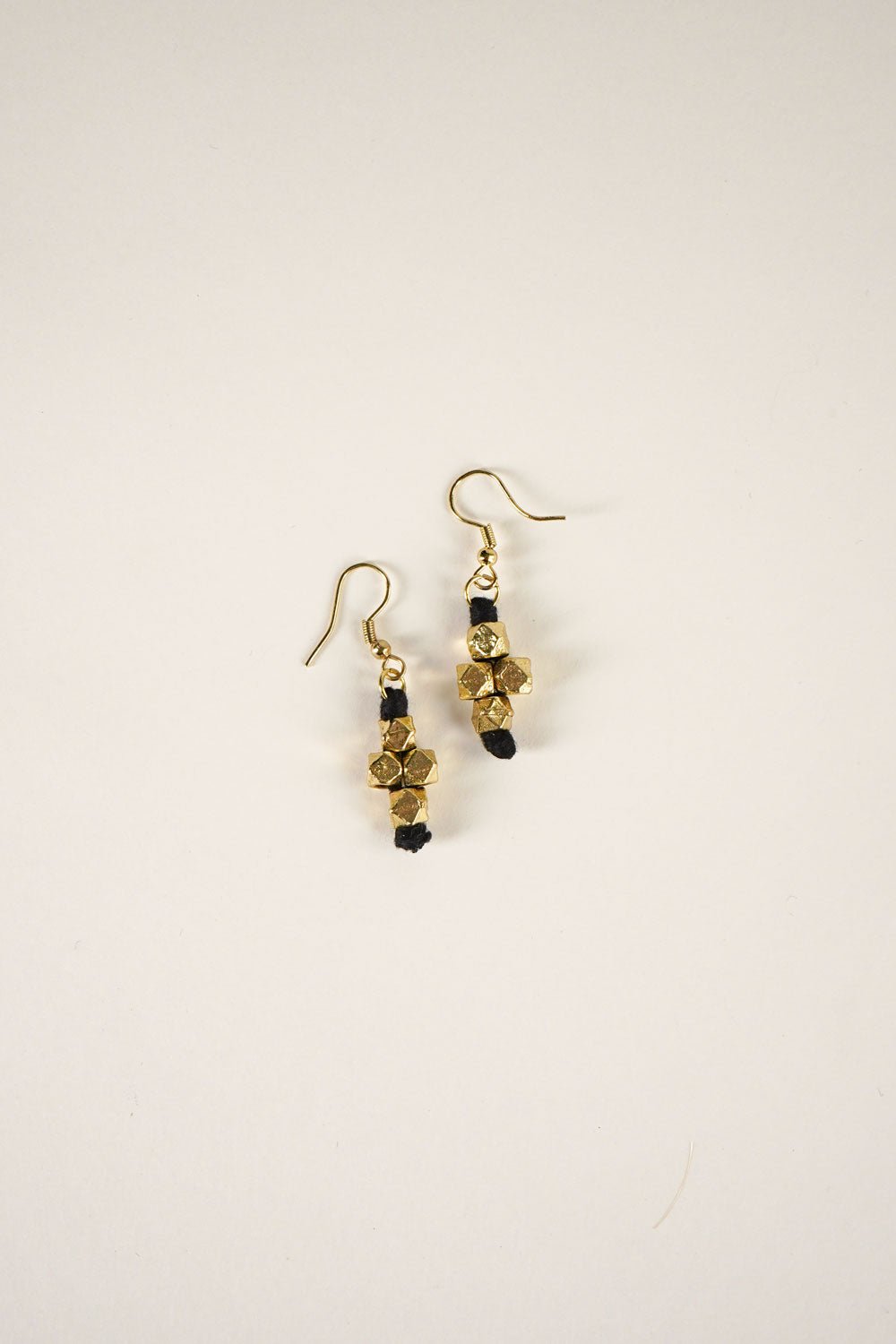 Pendientes Dorados Y Negros Cristina Oria