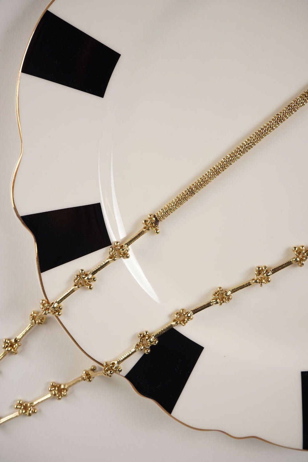 Detalle Collar Largo Dorado Cristina Oria
