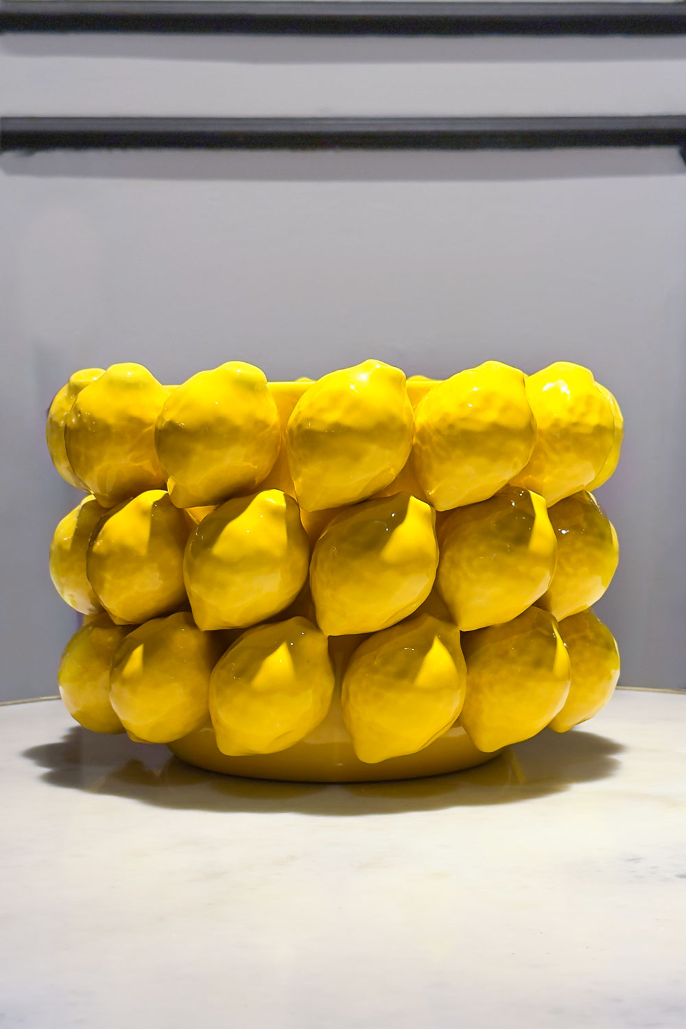 Detalle Jarrón Con Diseño De Limones Bajo Cristina Oria
