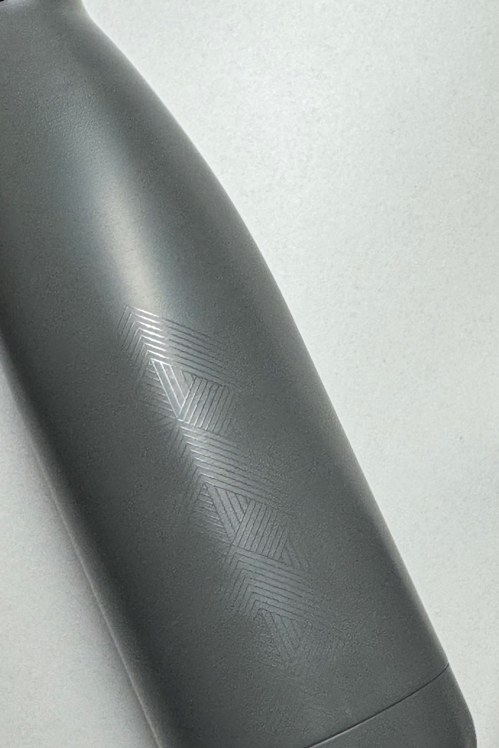 Detalle Botella Térmica Gris Cristina Oria