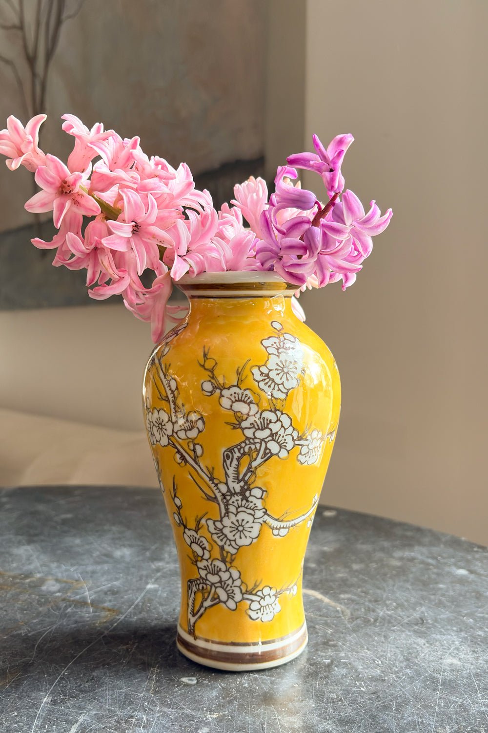Florero De Porcelana Amarillo Diseño Botan Cristina Oria