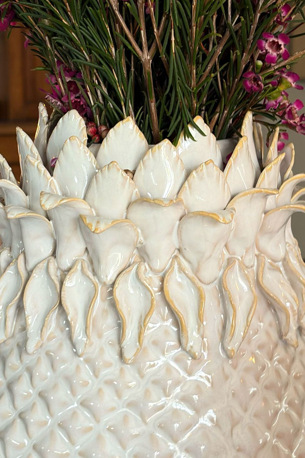 Detalle Jarrón Diseño Piña Blanco Cristina Oria