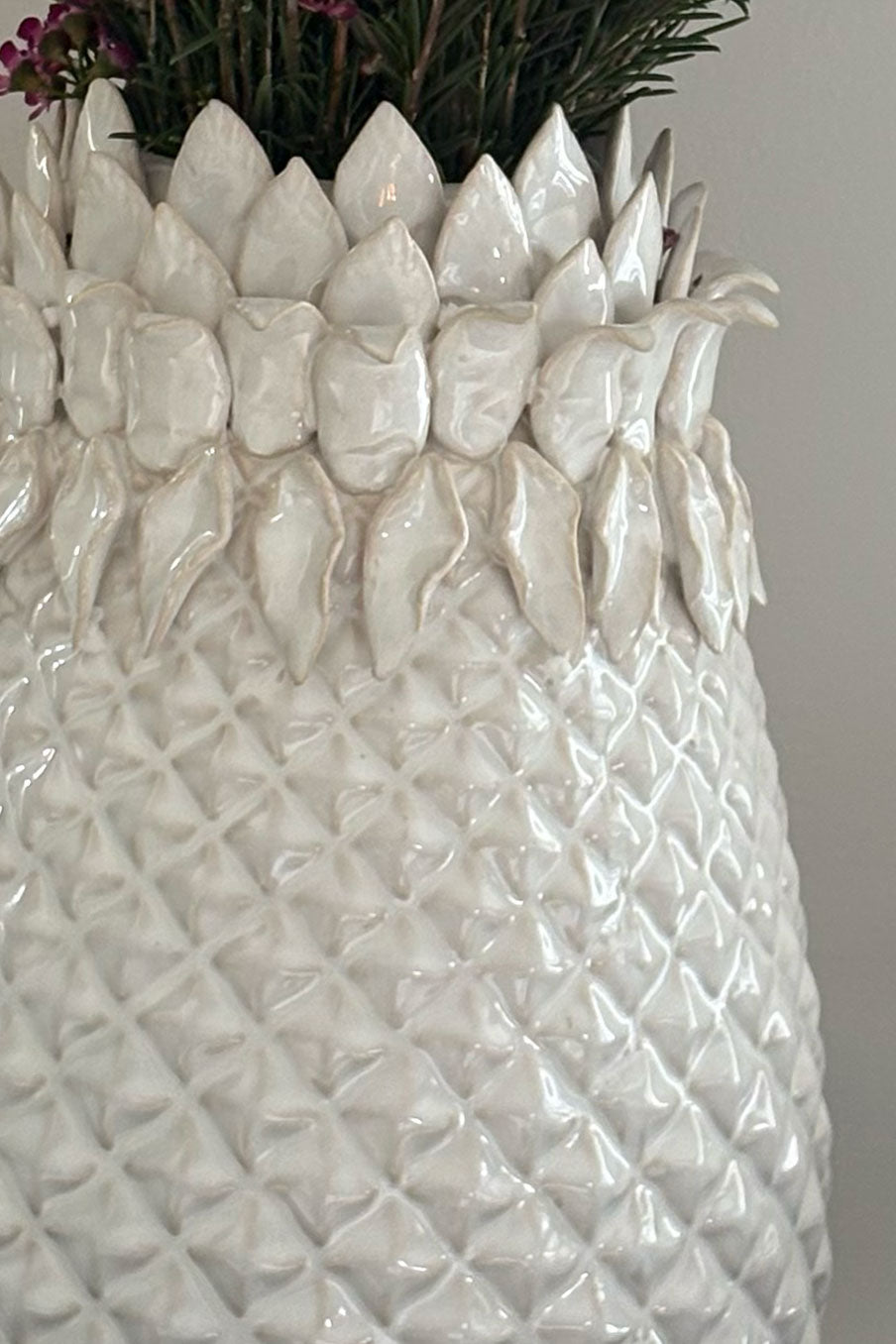 Detalle Jarrón Diseño Piña Blanco Grande Cristina Oria