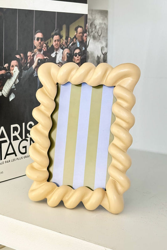 Marco De Fotos Con Diseño De Espiral Beige Cristina Oria