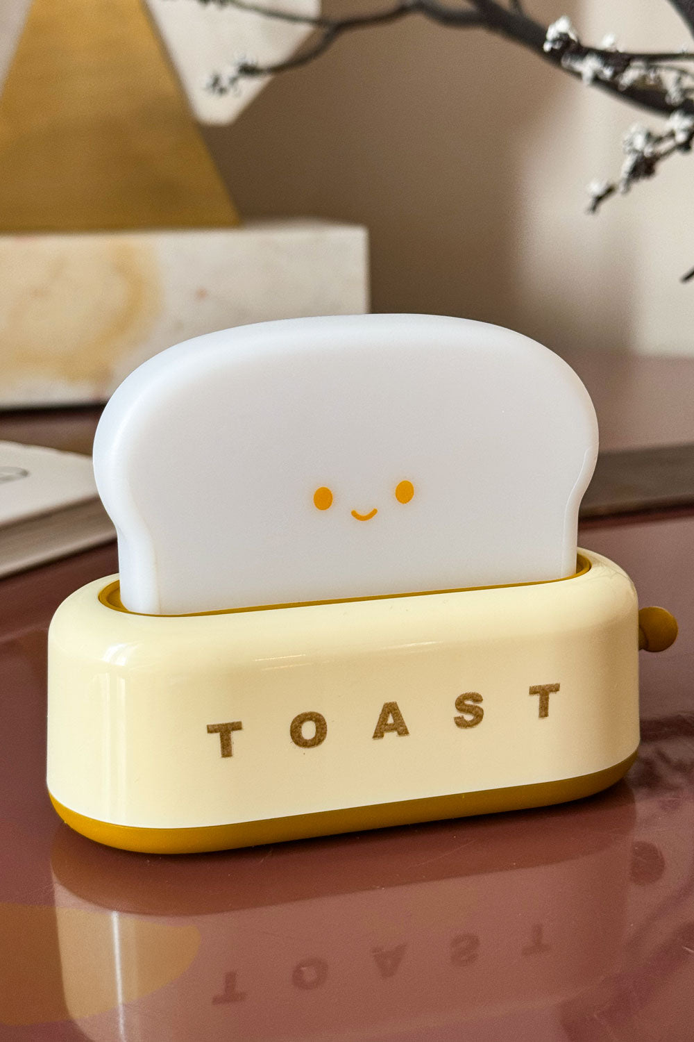 Detalle Lámpara Tostadora Kawaii Amarilla Cristina Oria
