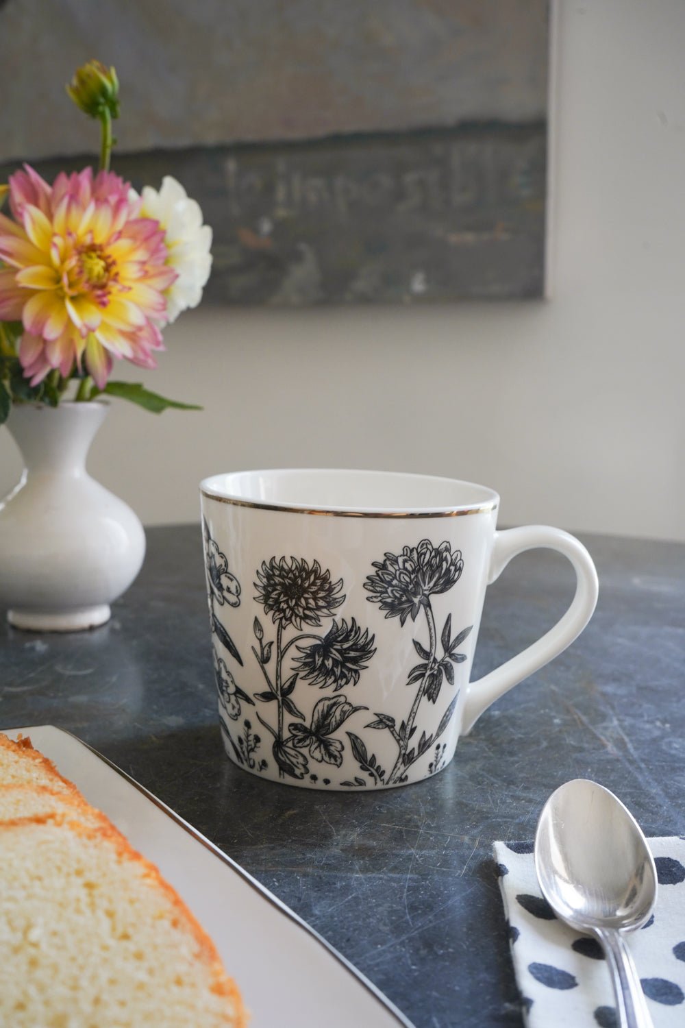 Detalle Taza Vajilla Black & White Diseño Flores Cristina Oria