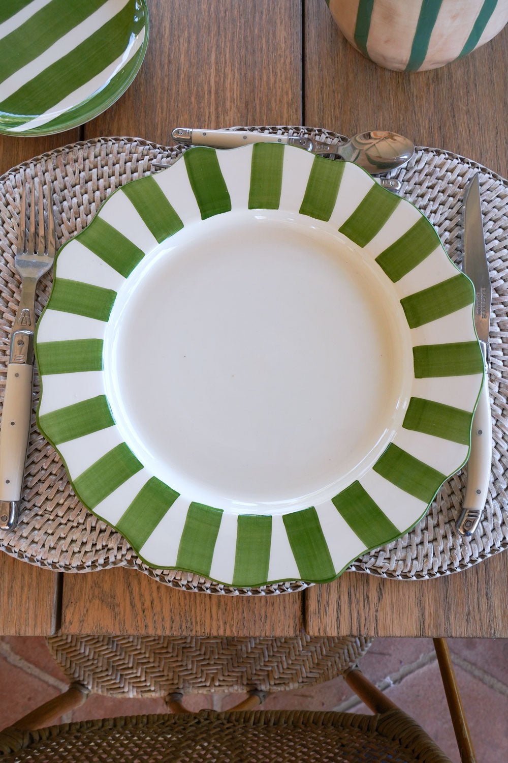 Plato Llano Rayas Verdes Cristina Oria