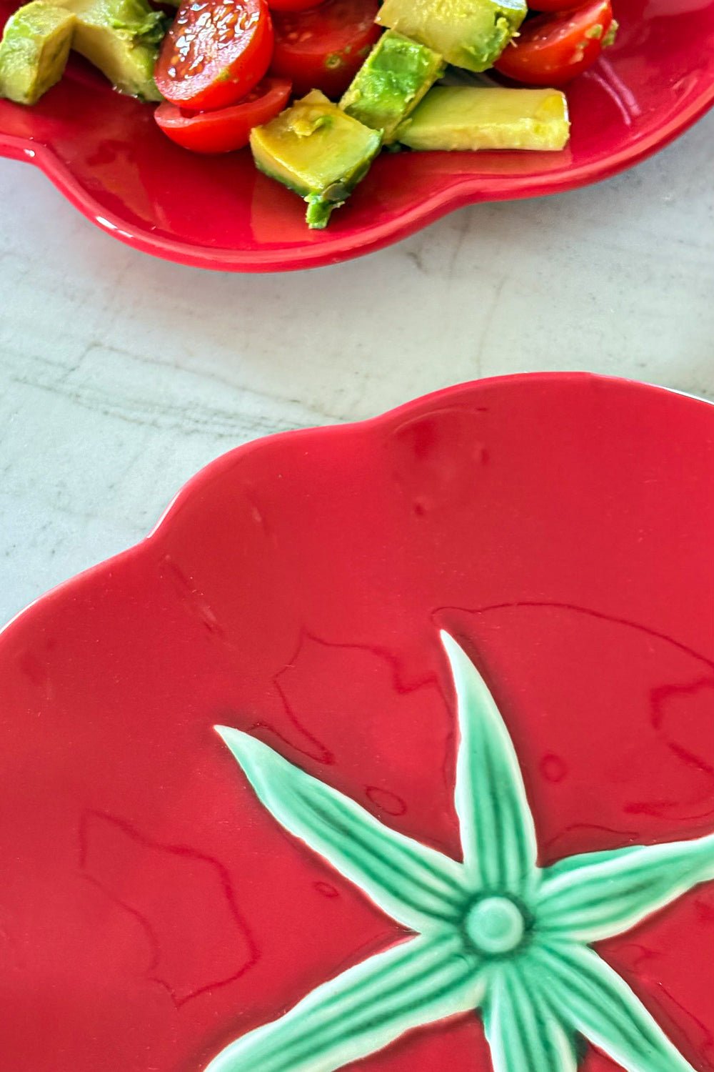 Detalle Borde Plato De Postre Diseño Tomate Cristina Oria