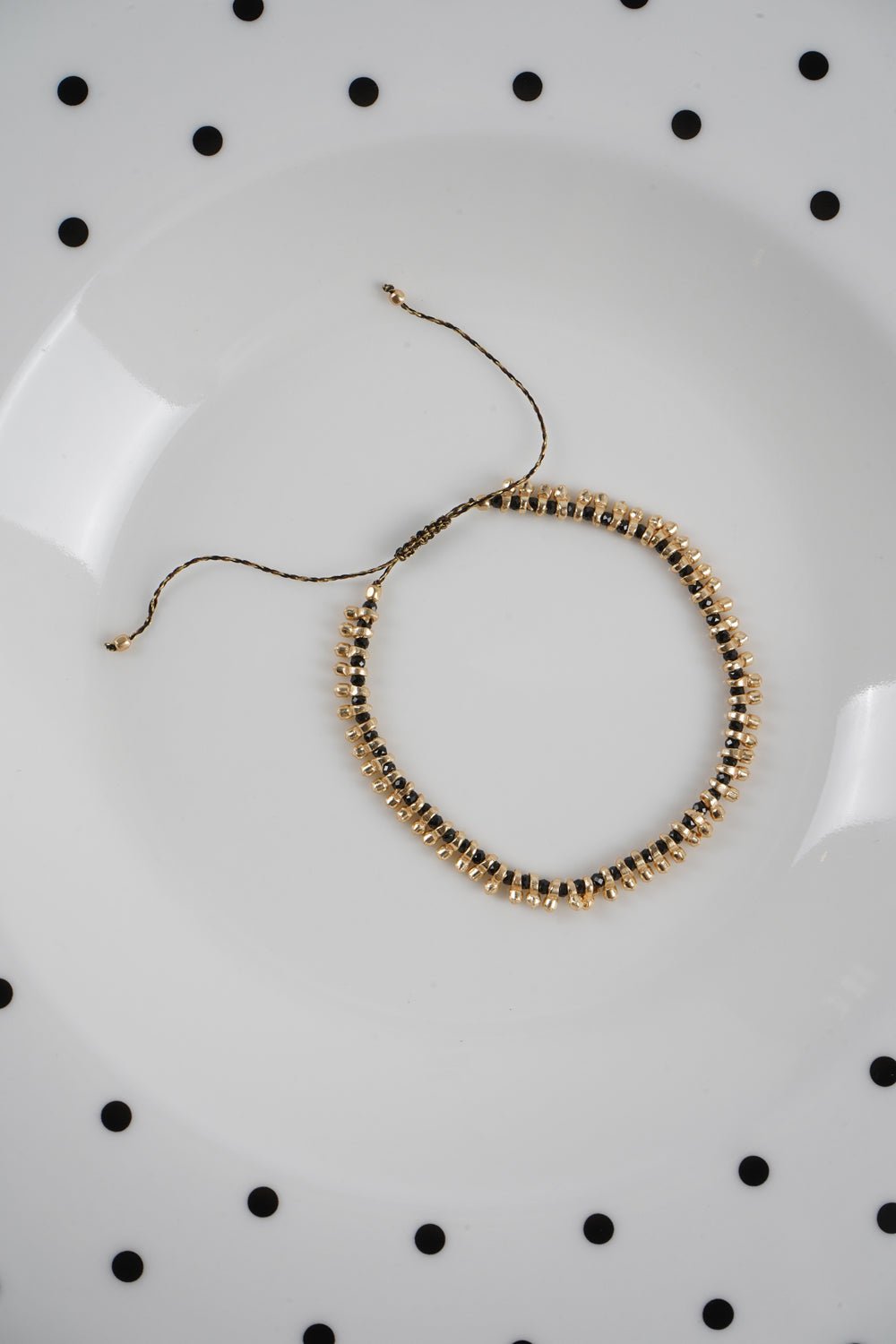 Detalle Pulsera Dorada Ajustable Cristina Oria