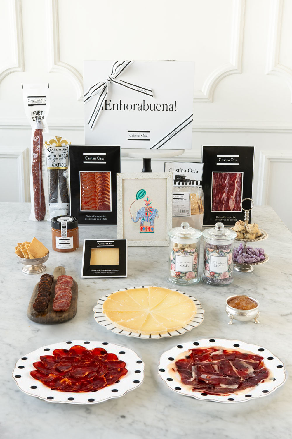 Caja Recién Mamá Homenaje Gastro & Cuadros Bordados