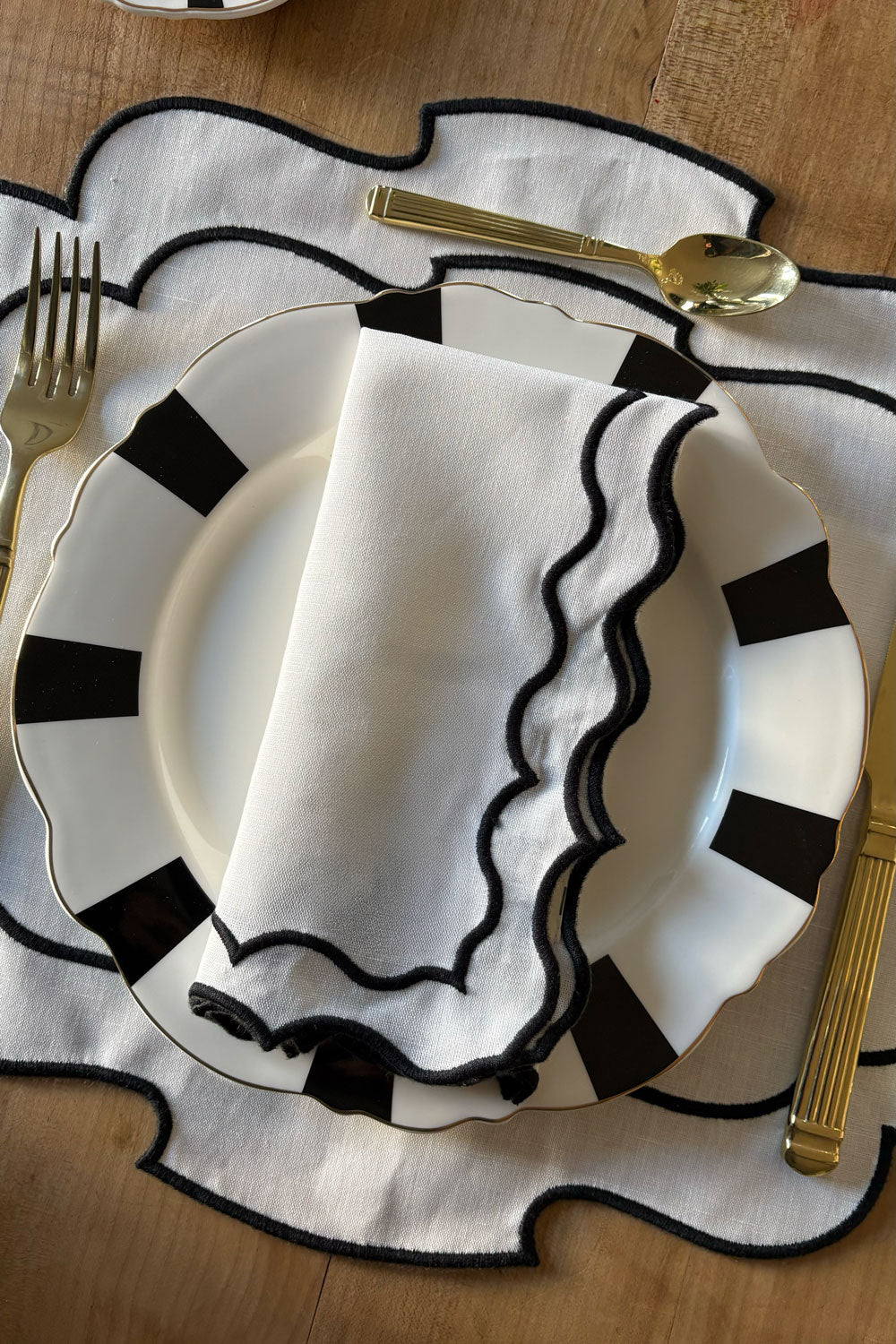 Servilleta Con Diseño De Blonda Blanca Y Negra Cristina Oria