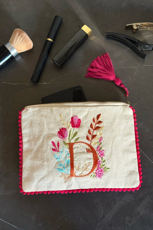 Neceser Con Inicial D Y Flores Bordadas