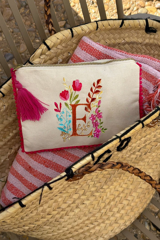 Neceser Con Inicial E Y Flores Bordadas