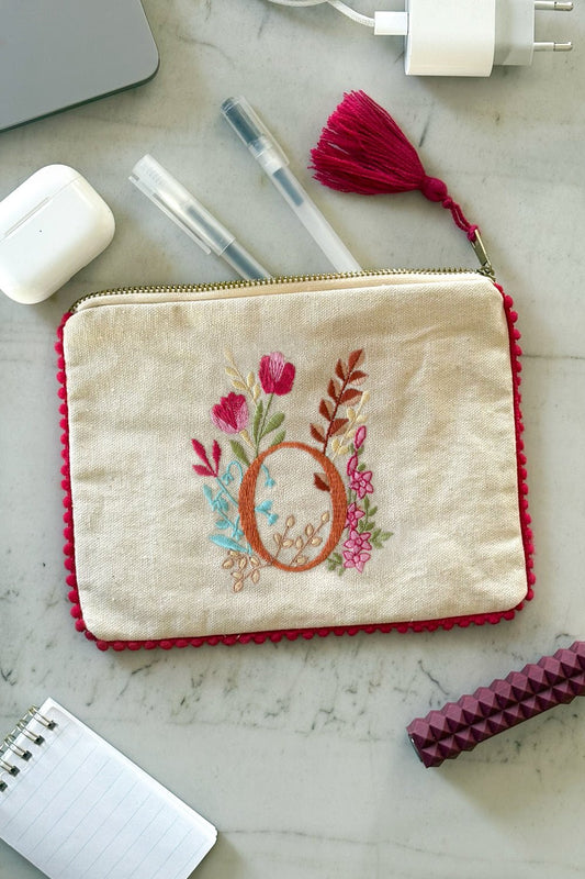 Neceser Con Inicial O Y Flores Bordadas