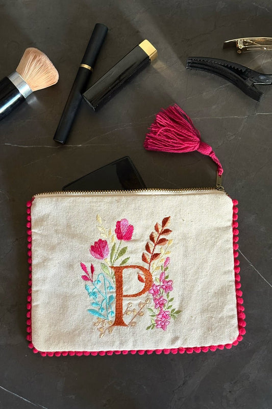 Neceser Con Inicial P Y Flores Bordadas