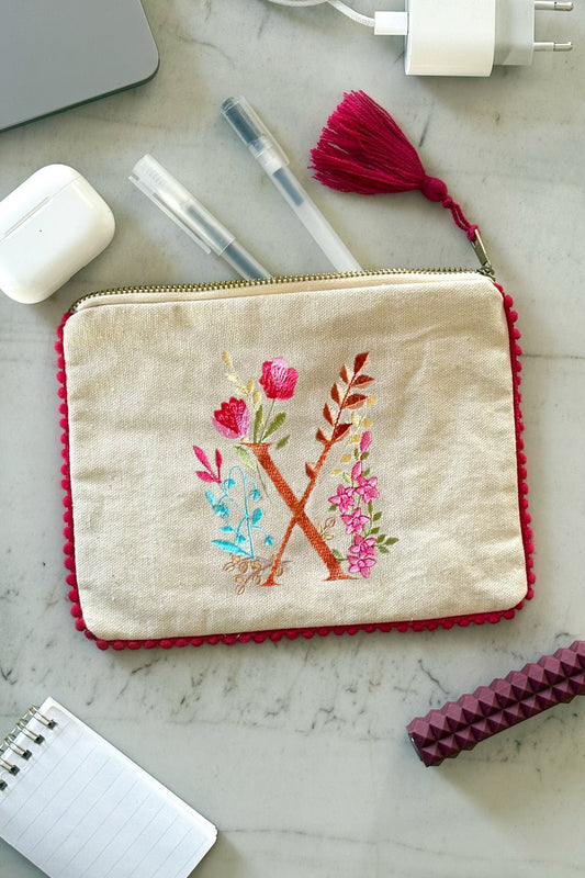 Neceser Con Inicial X Y Flores Bordadas