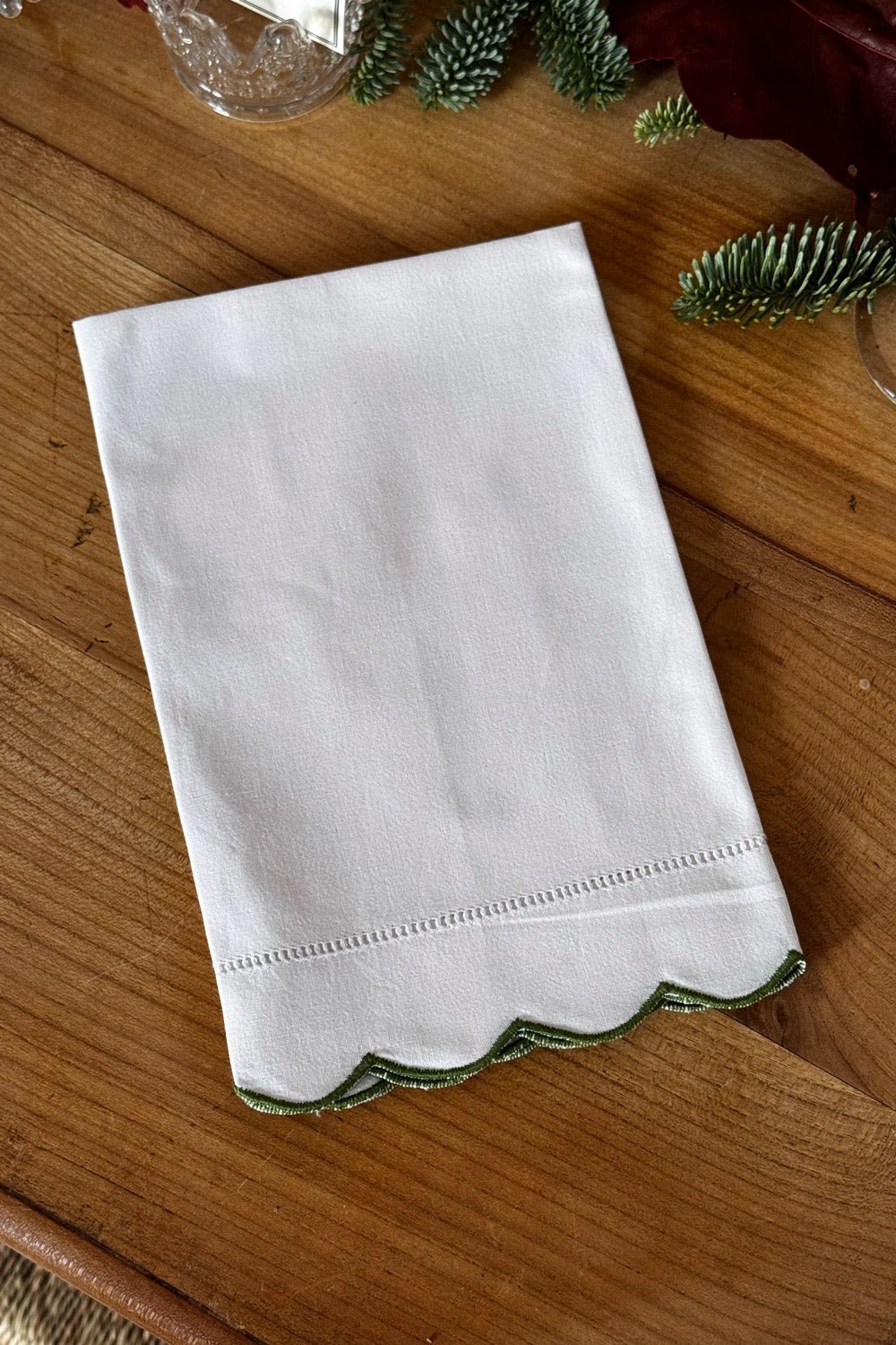 Servilleta Con Borde Ondulado Y Detalle De Vainica Verde Cristina Oria