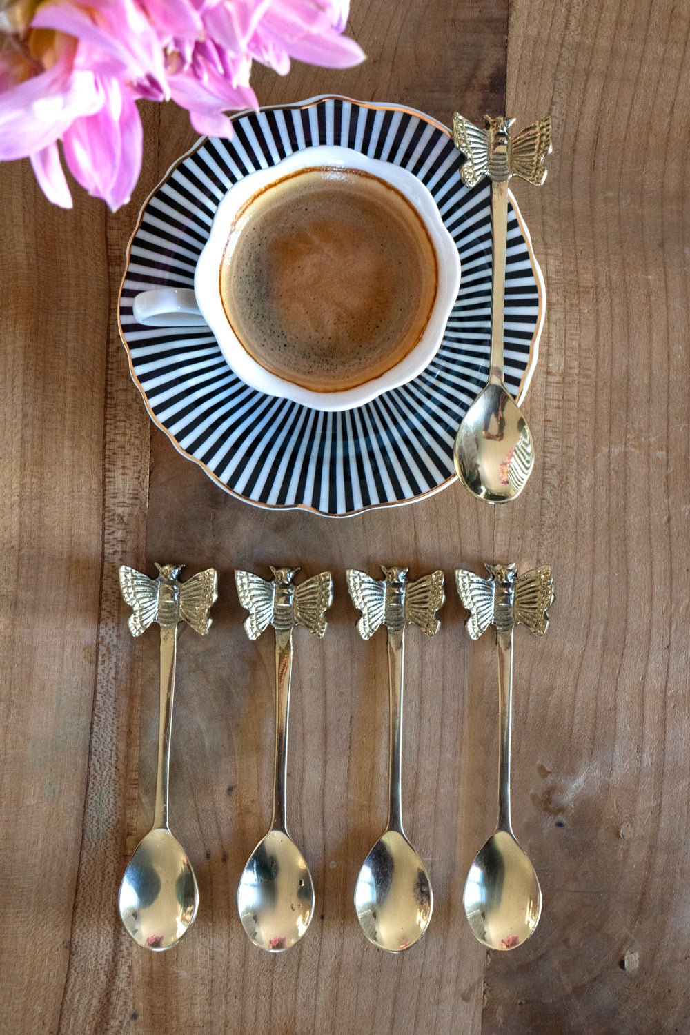 Set De 4 Cucharitas Doradas Con Diseño De Mariposa Cristina Oria